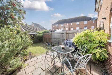 26 Kestrel Crescent, Brackley (14).jpg