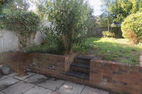 16 School Road - Garden.JPG