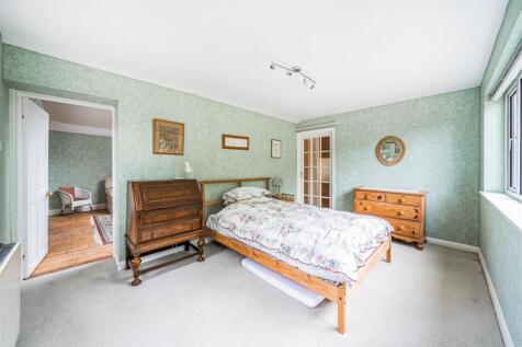 Castle Mound, 15 High Street, Lois Weedon (24).jpg