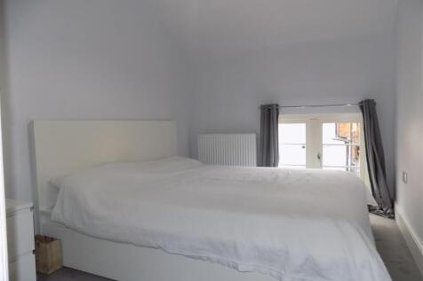 Mount Cottage - Bed 1.JPG