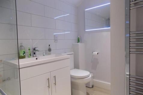 Mount Cottage - Bathroom (2).JPG