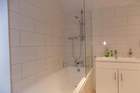 Mount Cottage - Bathroom.JPG
