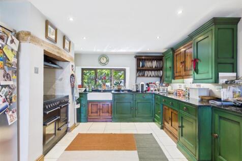 Kitchen - page 10.jpg