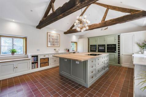 Lower End Farmhouse, 10 High Street South, Tiffiel