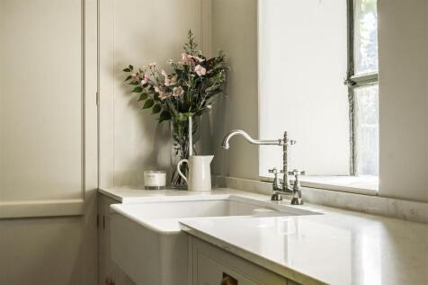 Lower End Farmhouse, 10 High Street South, Tiffiel
