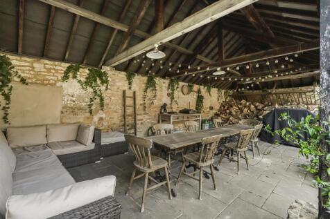Lower End Farmhouse, 10 High Street South, Tiffiel