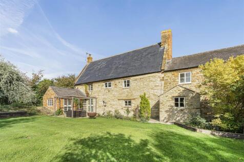 Lower End Farmhouse, 10 High Street South, Tiffiel
