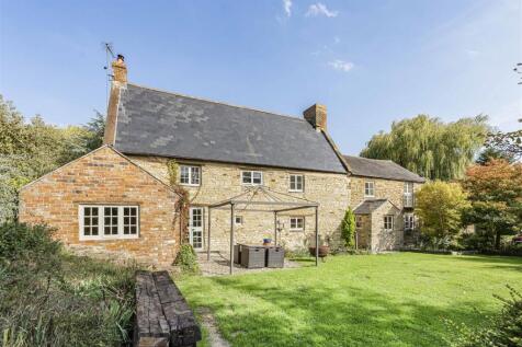 Lower End Farmhouse, 10 High Street South, Tiffiel
