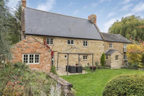 Lower End Farmhouse, 10 High Street South, Tiffiel