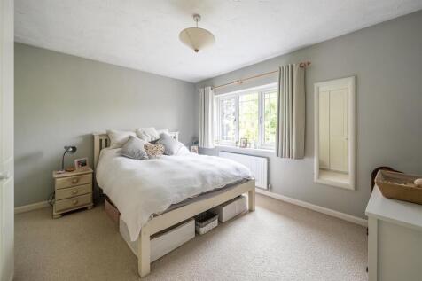 4 Acorn Way, Silverstone