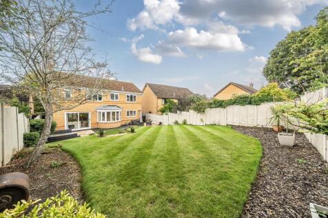 4 Acorn Way, Silverstone