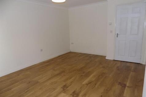 91 Alchester Court - Lounge (1).JPG