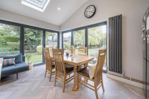 22 Stratford Road, Roade