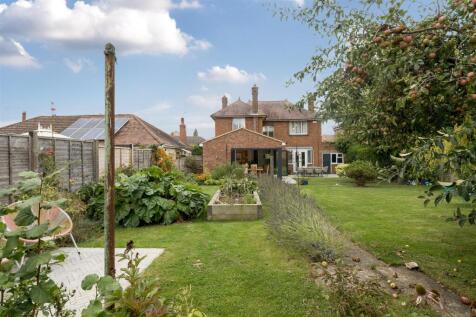 22 Stratford Road, Roade