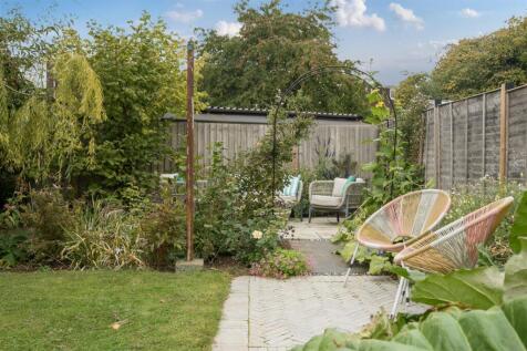 22 Stratford Road, Roade