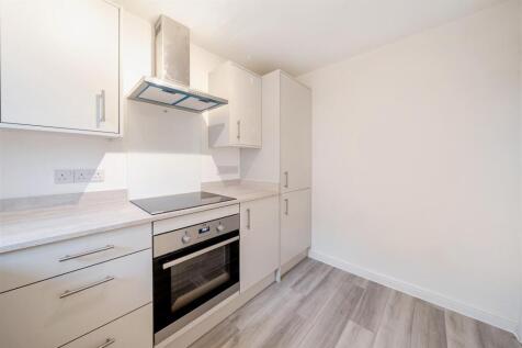 Flat 3, Islington Court, Towcester (14).jpg