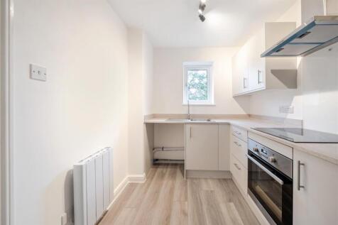 Flat 3, Islington Court, Towcester (13).jpg