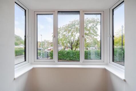 Flat 3, Islington Court, Towcester (18).jpg