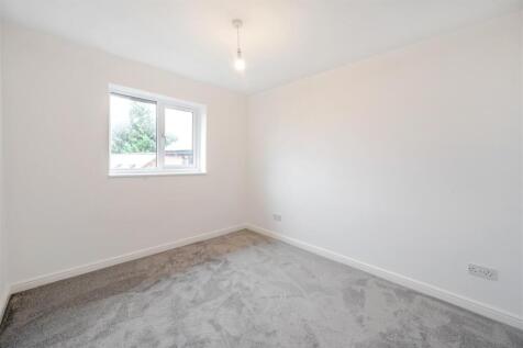 Flat 3, Islington Court, Towcester (15).jpg