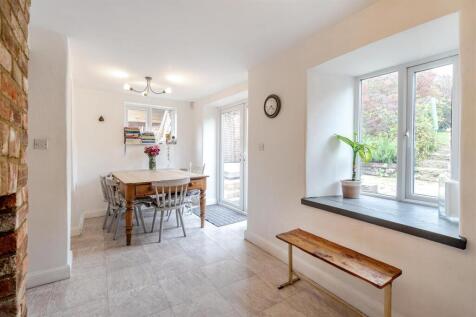 The Robin Hood House, Greens Norton (16).jpg