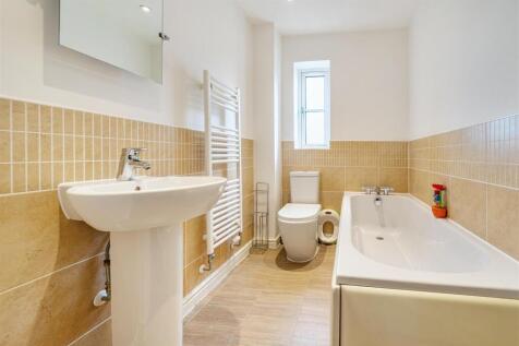 18 Ratcliffe Close, Old Stratford (25).jpg