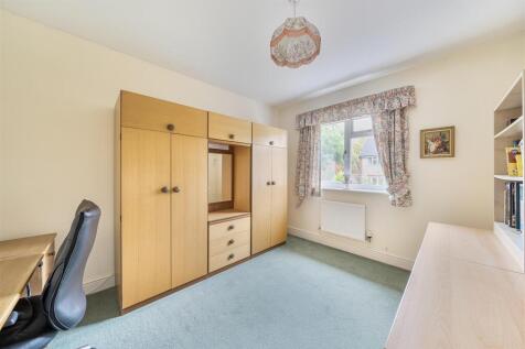 15, Herbert Gardens, Towcester (16).jpg