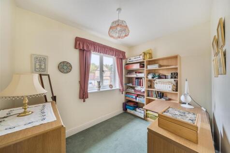 15, Herbert Gardens, Towcester (13).jpg