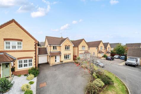 15 Herbert Gardens, Towcester (e).jpg