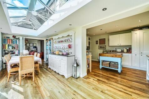 60a Careys Road, Pury End (11).jpg