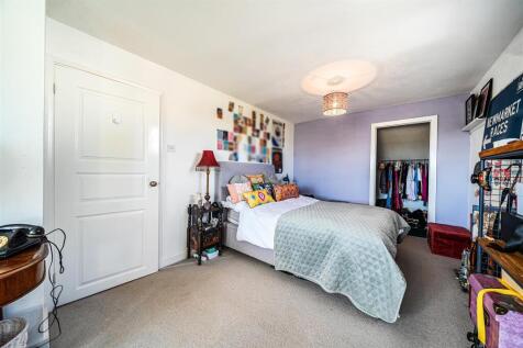 60a Careys Road, Pury End (33).jpg