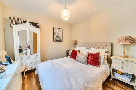 60a Careys Road, Pury End (30).jpg