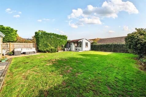 60a Careys Road, Pury End (5).jpg