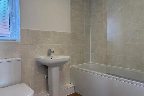 Flat 25 Long Morris - Bathroom.jpg