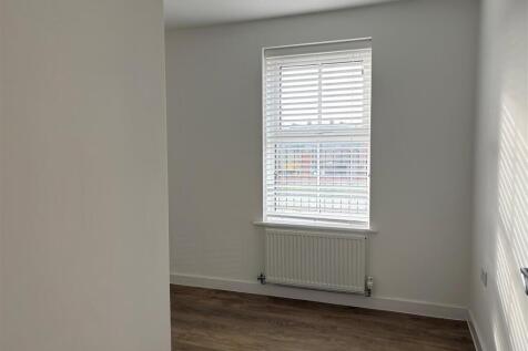 Flat 25 Long Morris - Bed 2 (2).jpg