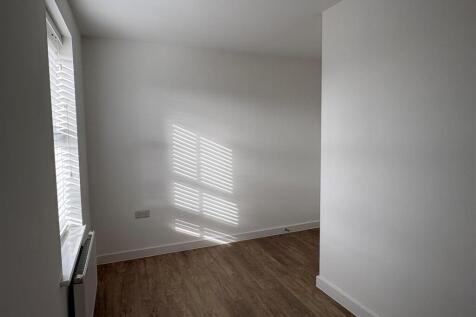 Flat 25 Long Morris - Bed 2 (1).jpg