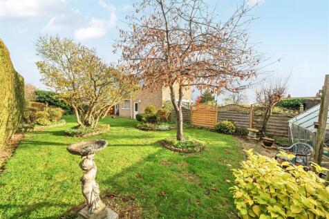 1 Bradden Way, Greens Norton (20).jpg