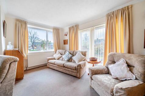 1 Bradden Way, Greens Norton (5).jpg