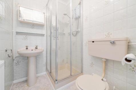 1 Bradden Way, Greens Norton (16).jpg