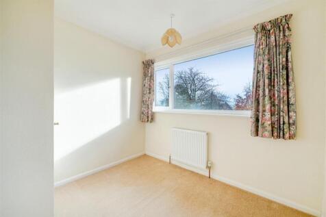 1 Bradden Way, Greens Norton (9).jpg