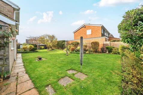 1 Bradden Way, Greens Norton (24).jpg