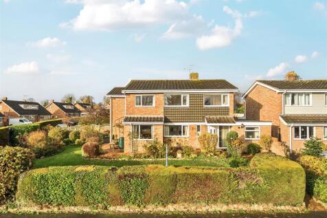 1 Bradden Way, Greens Norton (e) (3).jpg