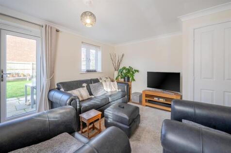 7 Catterick Way, Towcester (10).jpg