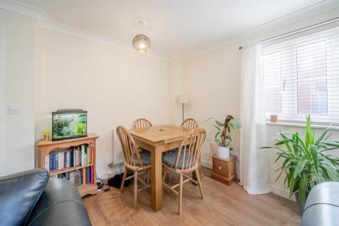 7 Catterick Way, Towcester (12).jpg