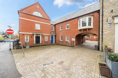 Archway House, 31 Moat Lane, Towcester (10).jpg