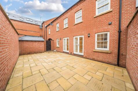 Archway House, 31 Moat Lane, Towcester (14).jpg