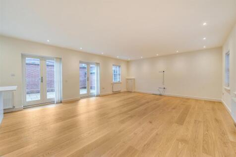 Archway House, 31 Moat Lane, Towcester (1).jpg