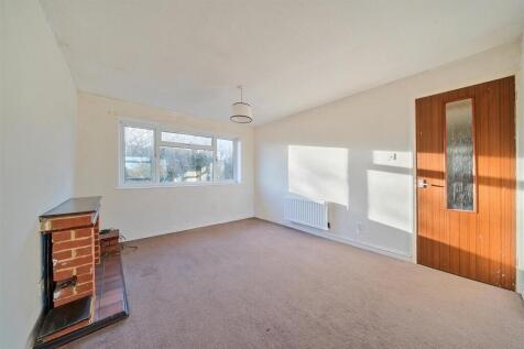 4 Baden Powell Cresent, Towcester (6).jpg