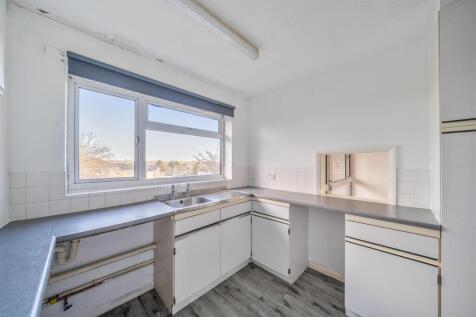 4 Baden Powell Cresent, Towcester (12).jpg