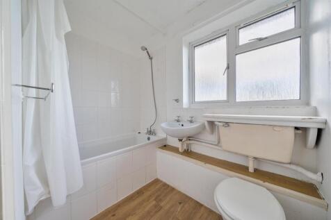 4 Baden Powell Cresent, Towcester (15).jpg