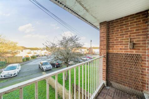 4 Baden Powell Cresent, Towcester (7).jpg